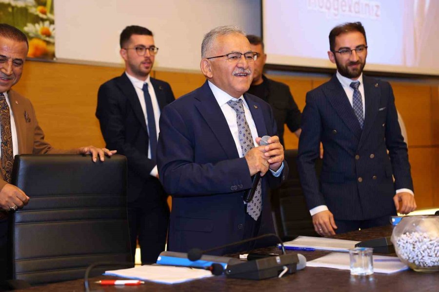 Başkan Büyükkılıç; Kuraya Hak Kazananların Tamamına Arılı Kovan Verdi