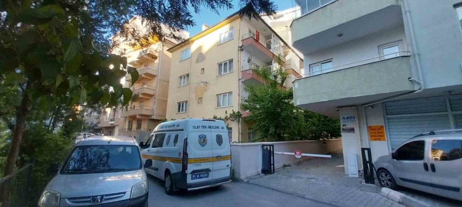 Niğde’de Kız Arkadaşının Eski Sevgilisi Tarafından Bıçaklanan Şahıs Hayatını Kaybetti