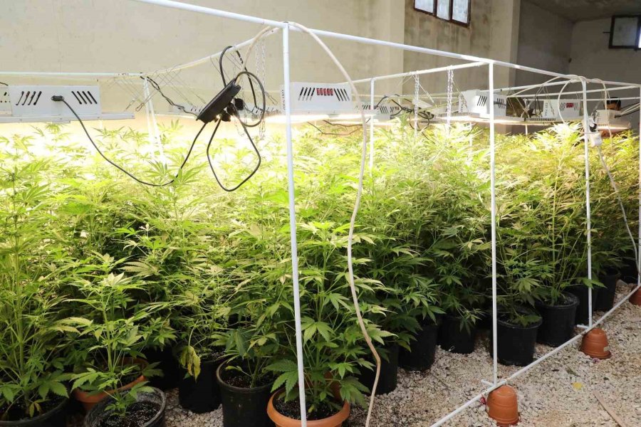 Mersin’de Depoyu Uyuşturucu Üretim Tesisine Çeviren Şüpheli Yakalandı