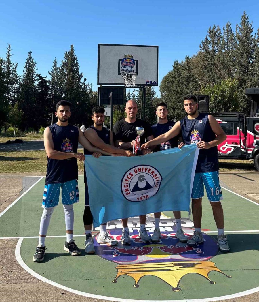 Erciyes Üniversitesi 3x3 Te Çift Kupayla Döndü