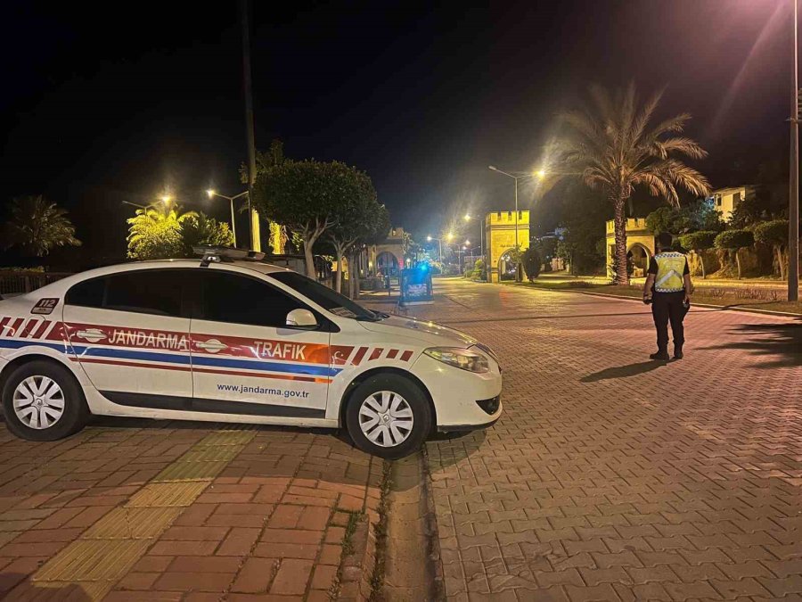 Alanya’da Jandarmadan 22 Araca Men Cezası