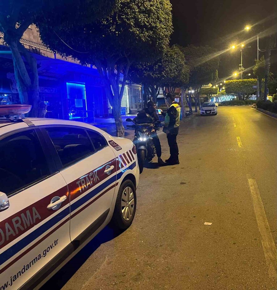 Alanya’da Jandarmadan 22 Araca Men Cezası