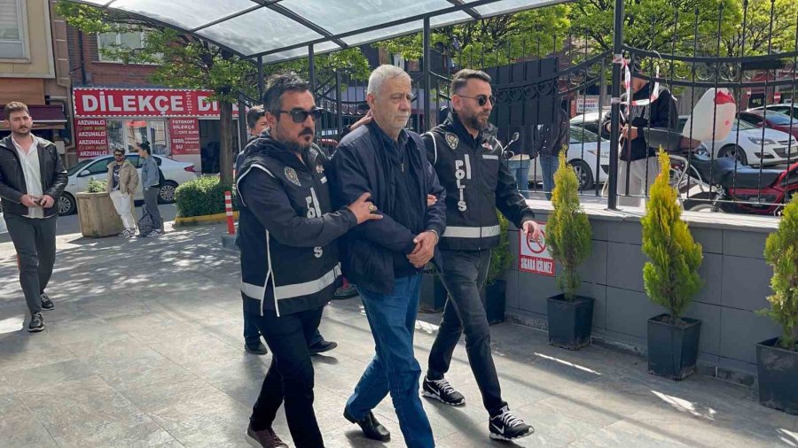 ‘mahzen-40’ Operasyonunda Tefecilik İddiası İle Yakalanan Baba Ve Oğlu Adliyeye Sevk Edildi