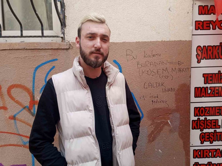 Kalem Çaldıkları Bakkalın Duvarına Yazdıkları Yazıda Suçlarını İtiraf Edip Dalga Geçtiler