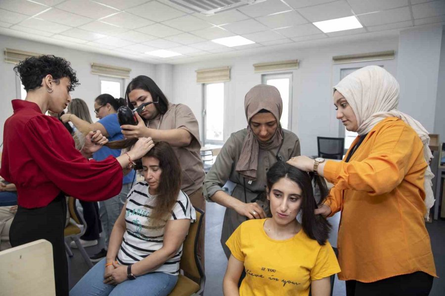 Mercek’te Kuaförlük Kursu Başladı