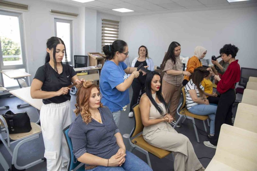 Mercek’te Kuaförlük Kursu Başladı