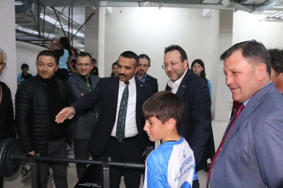 Protokolden Erva Sporcularına Ziyaret