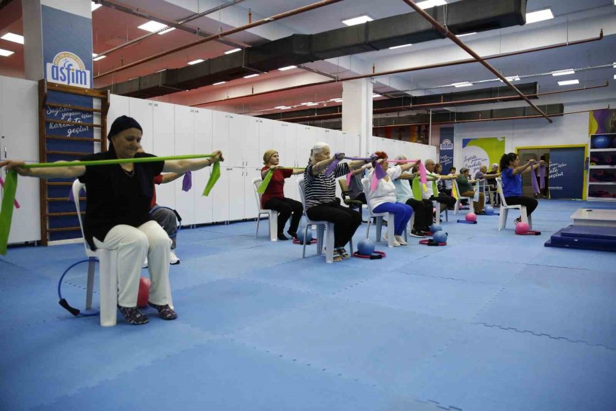 Parkinson Hastaları, Egzersizlerini Asfim’de Yapıyor