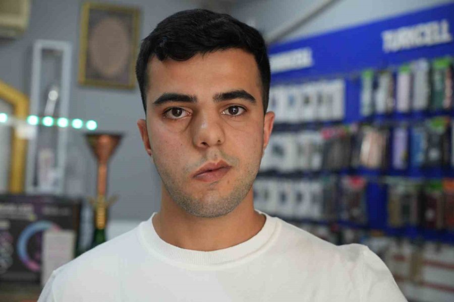 Yüzünden Ameliyat Olmaya Hazırlanan Gence Hırsız Şoku: "1 Kuruşum Bile Kalmadı"