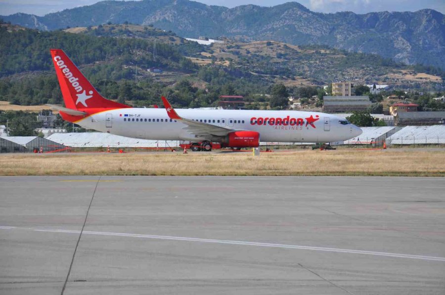 Gazipaşa-alanya Havalimanında Pist Temizleme Çalışmaları Başladı