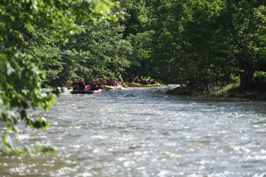 Zamantı Irmağı’ndaki “rafting” Yarışının Startı Verildi