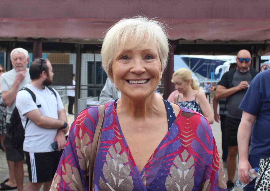 Alanya’ya Sezonun İlk Yolcu Gemisi Demir Attı