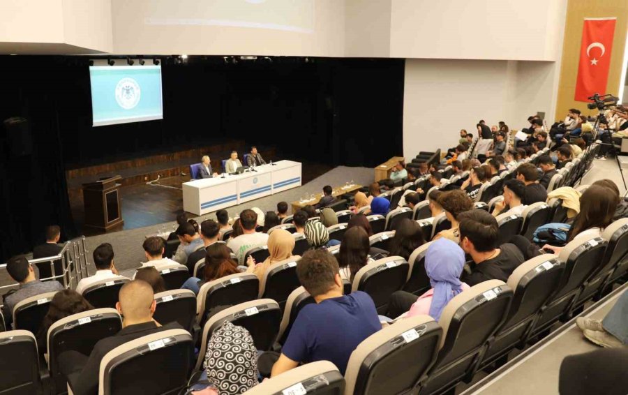 Konyaspor Başkanı Ömer Korkmaz, Öğrencilerle Bir Araya Geldi