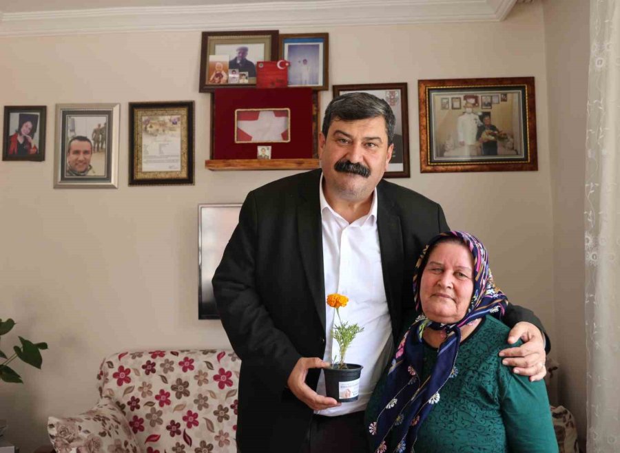 Başkan Yıldız’dan Şehit Annesine ’anneler Günü’ Ziyareti