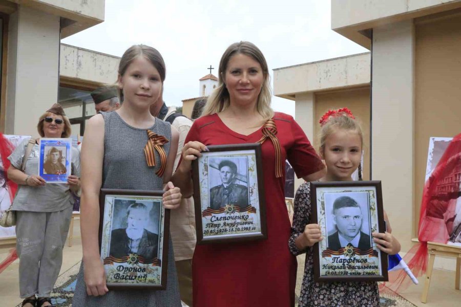 Yerleşik Rusların Zafer Günü Coşkusu