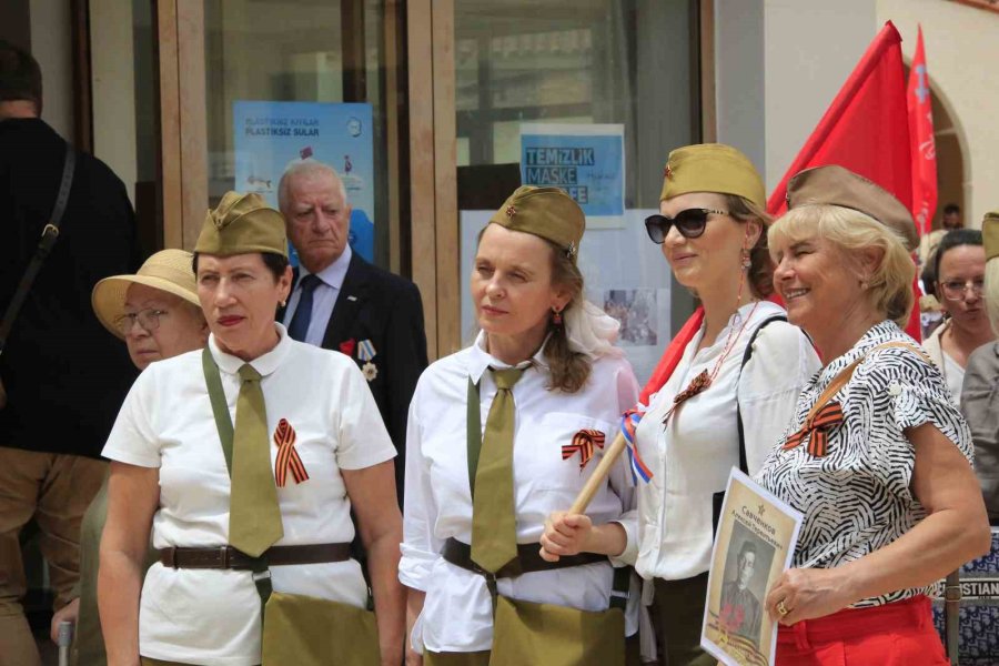 Yerleşik Rusların Zafer Günü Coşkusu