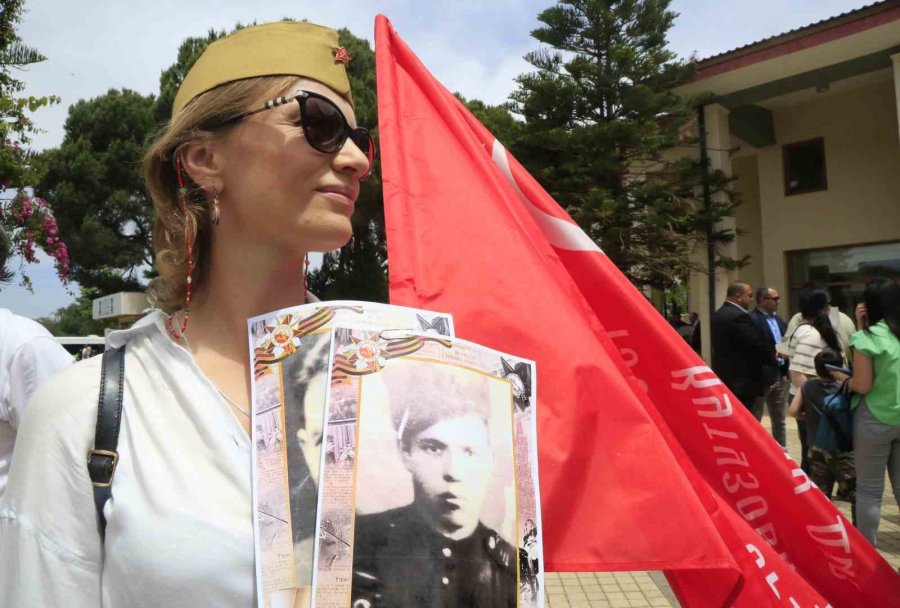 Yerleşik Rusların Zafer Günü Coşkusu