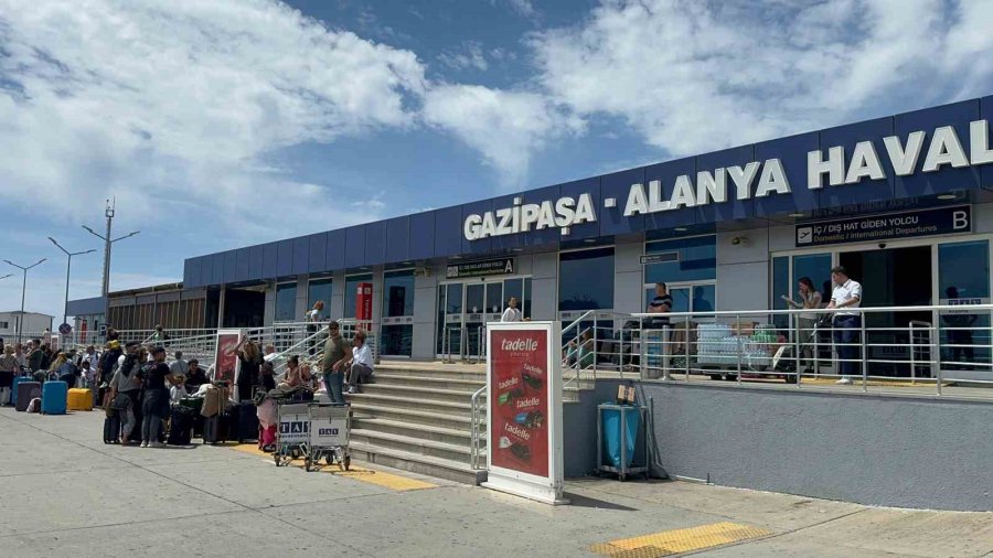 Gazipaşa Kaymakamı Altun: "uçaktaki 188 Yolcu Ve 8 Mürettebat Güvenle Tahliye Edildi, Yaralı Yok"