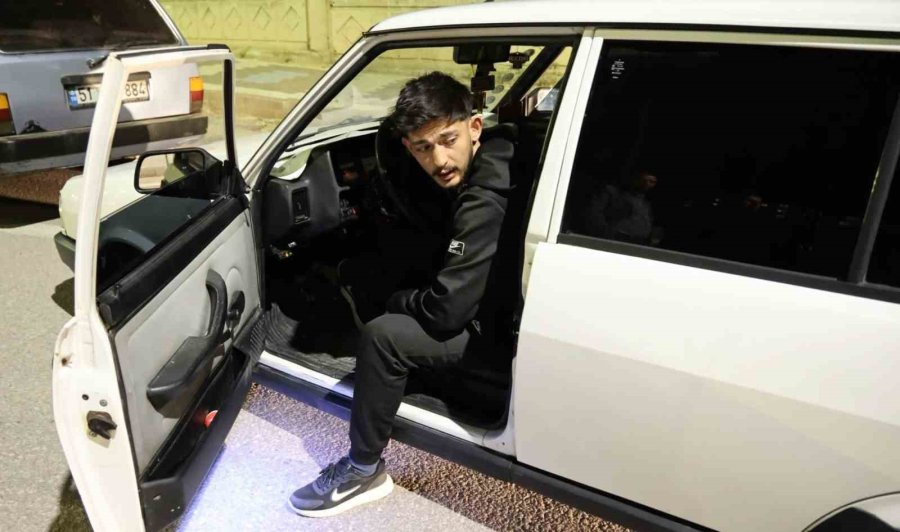 Abartı Egzozla Yakalandı, “caddede Açmıyorum” Dedi