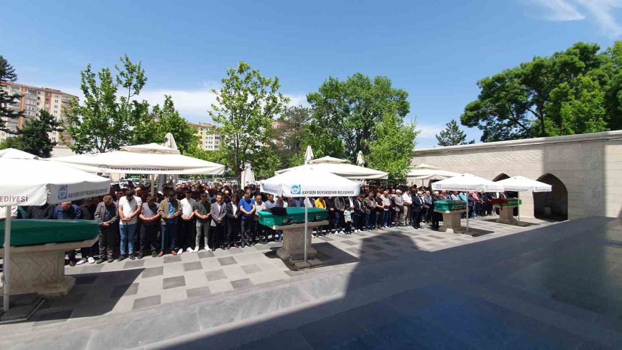 Feci Kazada Hayatını Kaybeden Öğretmen Kayseri’de Toprağa Verildi