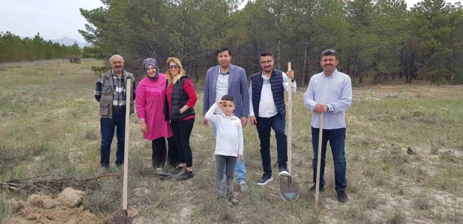 Karapınar’da İlkokul Öğrencileri Fidan Dikti