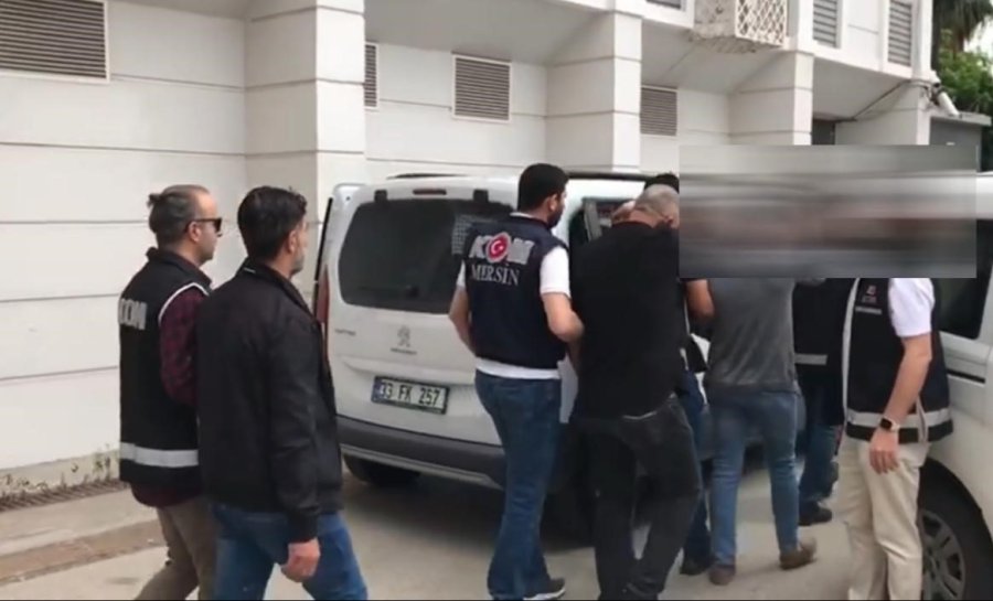 Ehliyet Sınavında Özel Düzenekle Kopya Çektiren 5 Şüpheli Tutuklandı