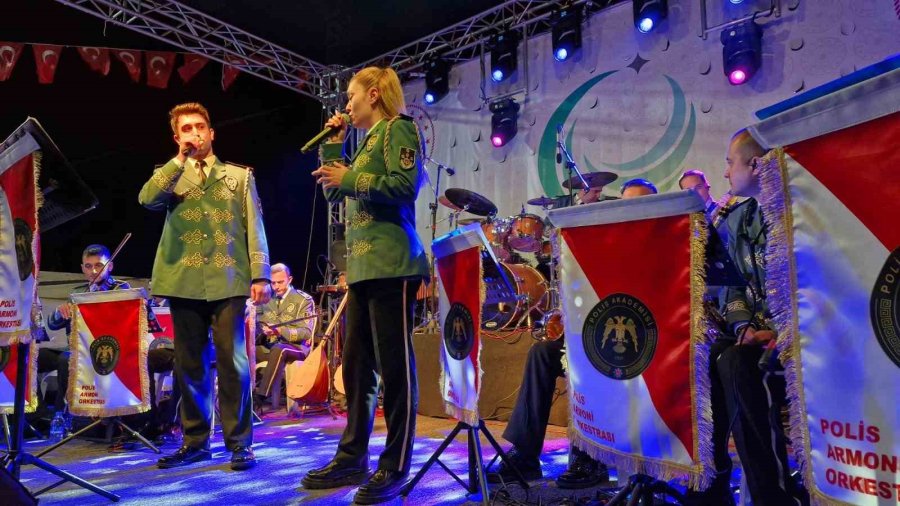 Türk Yıldızları’nın Gösterisi Nefesleri Kesti