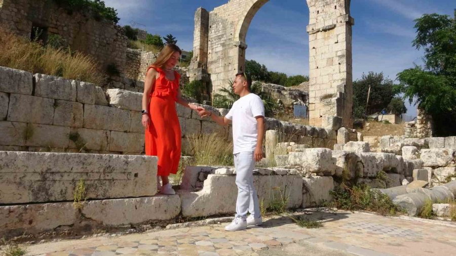 İlk Görüşte Aşkla Başladı: Sibiryalı Geline Türk Usulü Düğün