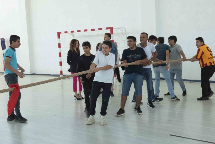 Engelli Bireylerden Çok Özel Gösteri