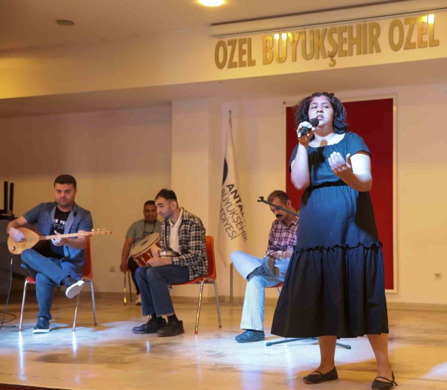 Engelli Bireylerden Çok Özel Gösteri