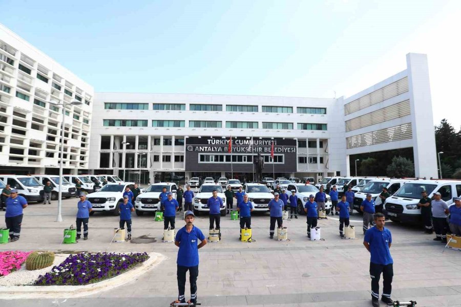 Antalya Büyükşehir Belediyesi’nden Vektörle Mücadele Ordusu