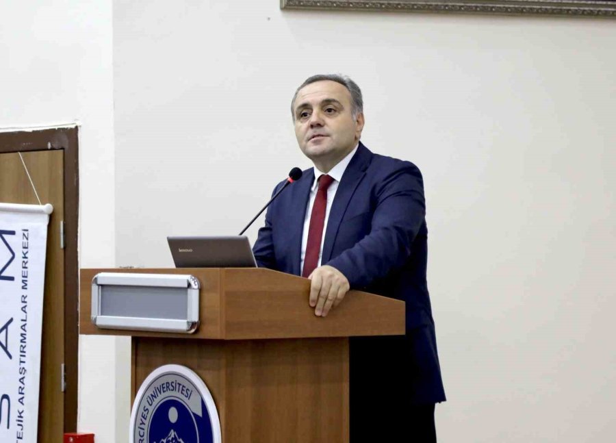 Erü’de ‘uluslararası Medeniyet Krizinde Aile Ve Gençlik’ Konferansı