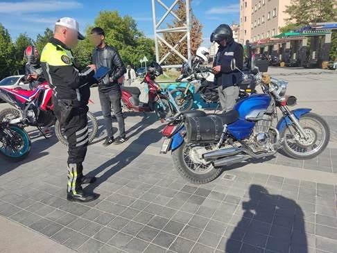 Yaya Bölgelerinde Motosiklet Ve Motorlu Bisiklet Kullanan 47 Sürücüye Ceza Kesildi