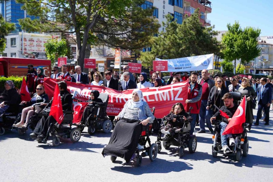 Niğde’de ’aile İstikbalimizdir’ Yürüyüşü Gerçekleştirildi