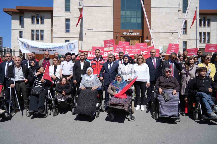 Niğde’de ’aile İstikbalimizdir’ Yürüyüşü Gerçekleştirildi