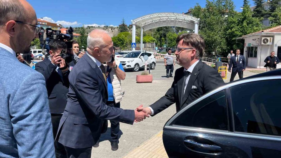 Bakan Yardımcısı Yılmaz, Eskişehir’de Uygulanan Yapay Zeka İle Radyolojik Görüntü Analizi Projesi’ni İnceledi