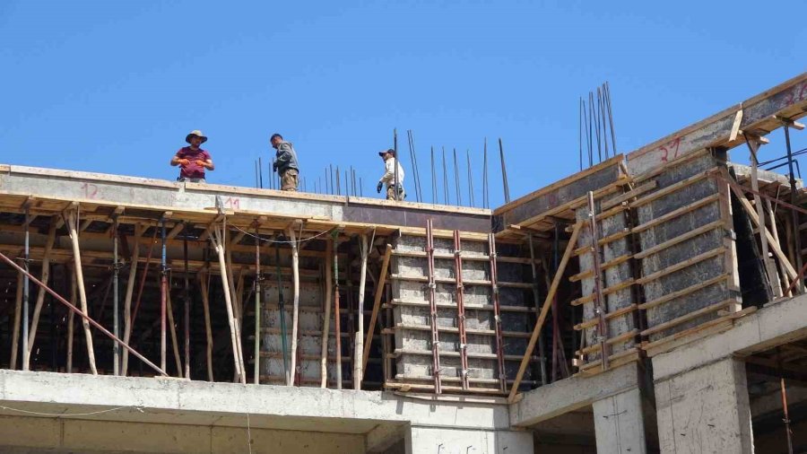 Mersin’de Yabancıların Konut Alımı Düşüyor, Yerlilerin Artıyor