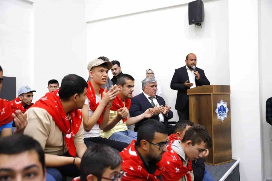 Aksaray’da Özel Gençlere Asker Kınası Yakıldı