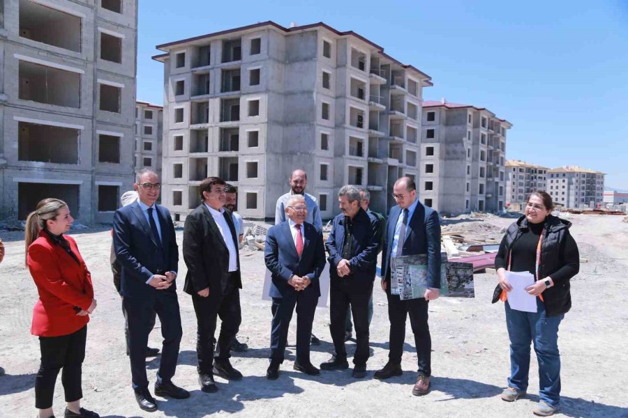 Başkan Büyükkılıç, Oruçreis Kentsel Dönüşüm Projesi’ni Yerinde İnceledi