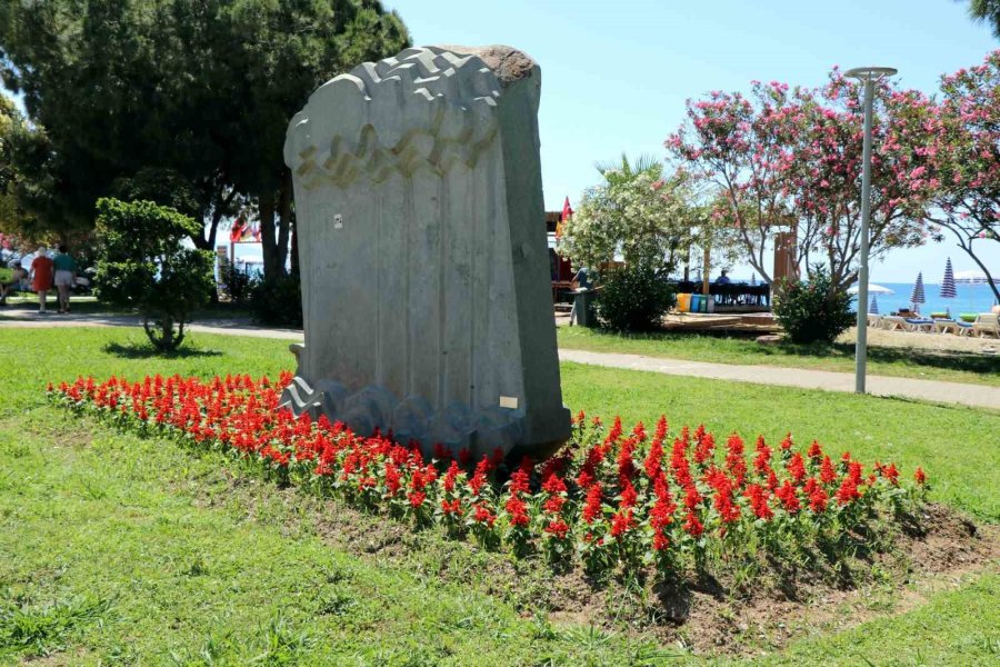 Alanya’da 571 Bin 250 Adet Mevsimlik Çiçek Toprakla Buluştu