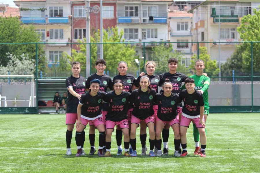 Kadınlar 3. Lig: Kdz. Ereğli Lisesi Sk: 3 - Sancaktepe Yenidoğanspor: 0