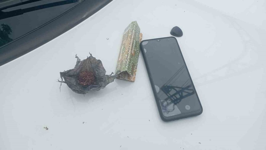 Polisten Kaçarken Uyuşturucuyu Kuzeninin Cebine Attı, Yakını İse ‘sen İçiyorsun En Azından Kurtulursun’ Diye Teselli Etti