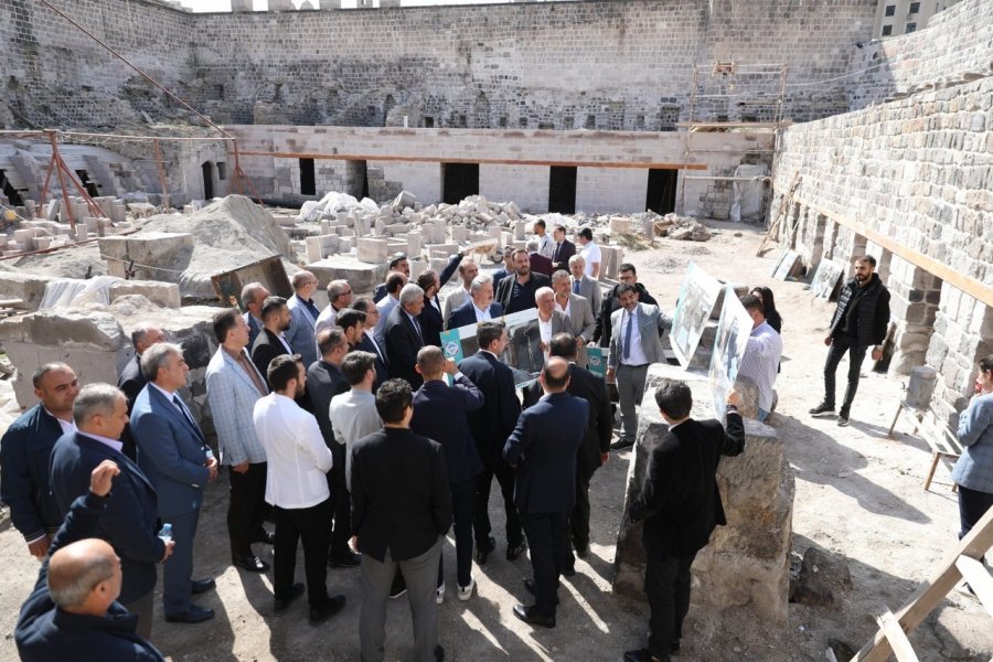 Başkan Palancıoğlu, Referans Projelerini Meclis Üyelerine Anlattı