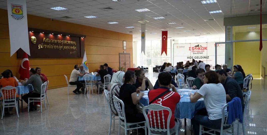 Tarsus’ta 1. Sokak Hayvanları Çalıştayı Yoğun İlgi Gördü