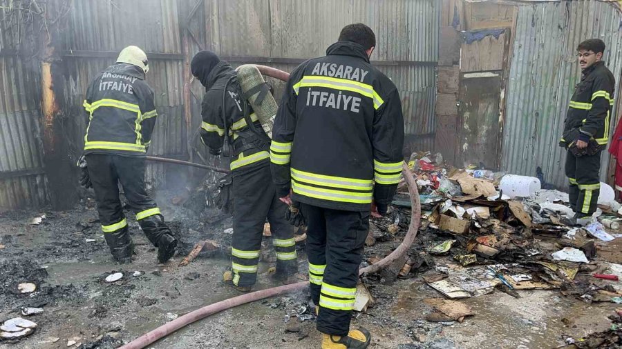 Aksaray’da Atık Kağıt Deposunda Korkutan Yangın