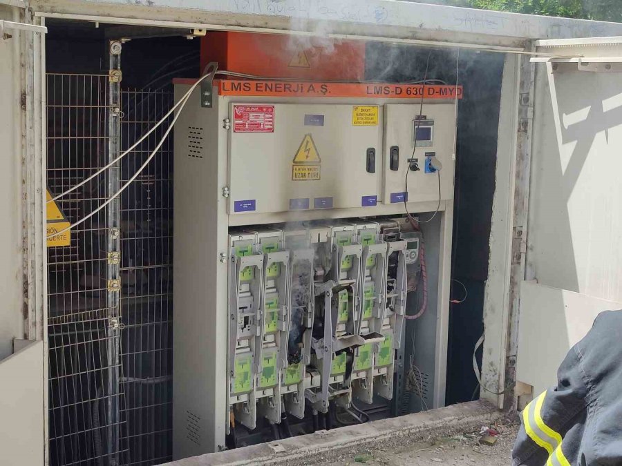 Aksaray’da Elektrik Panosunda Yangın Paniği