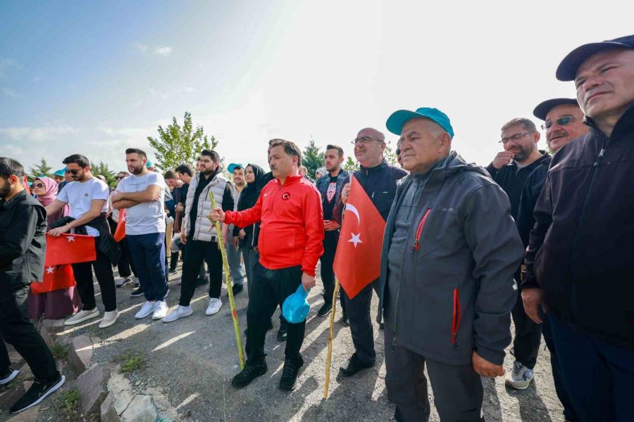 Kayseri Üniversitesi “gençlik Yürüyüşü” Etkinliği Gerçekleştirdi
