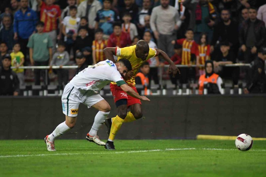 Trendyol Süper Lig: Kayserispor: 2 - Konyaspor: 2 (maç Sonucu)