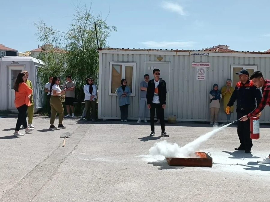 Afad Gönüllüleri Eğitimlerini Tamamladı