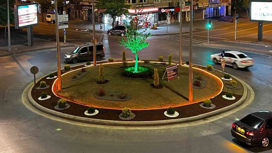 Melikgazi’de Kavşaklar Güzelleşiyor